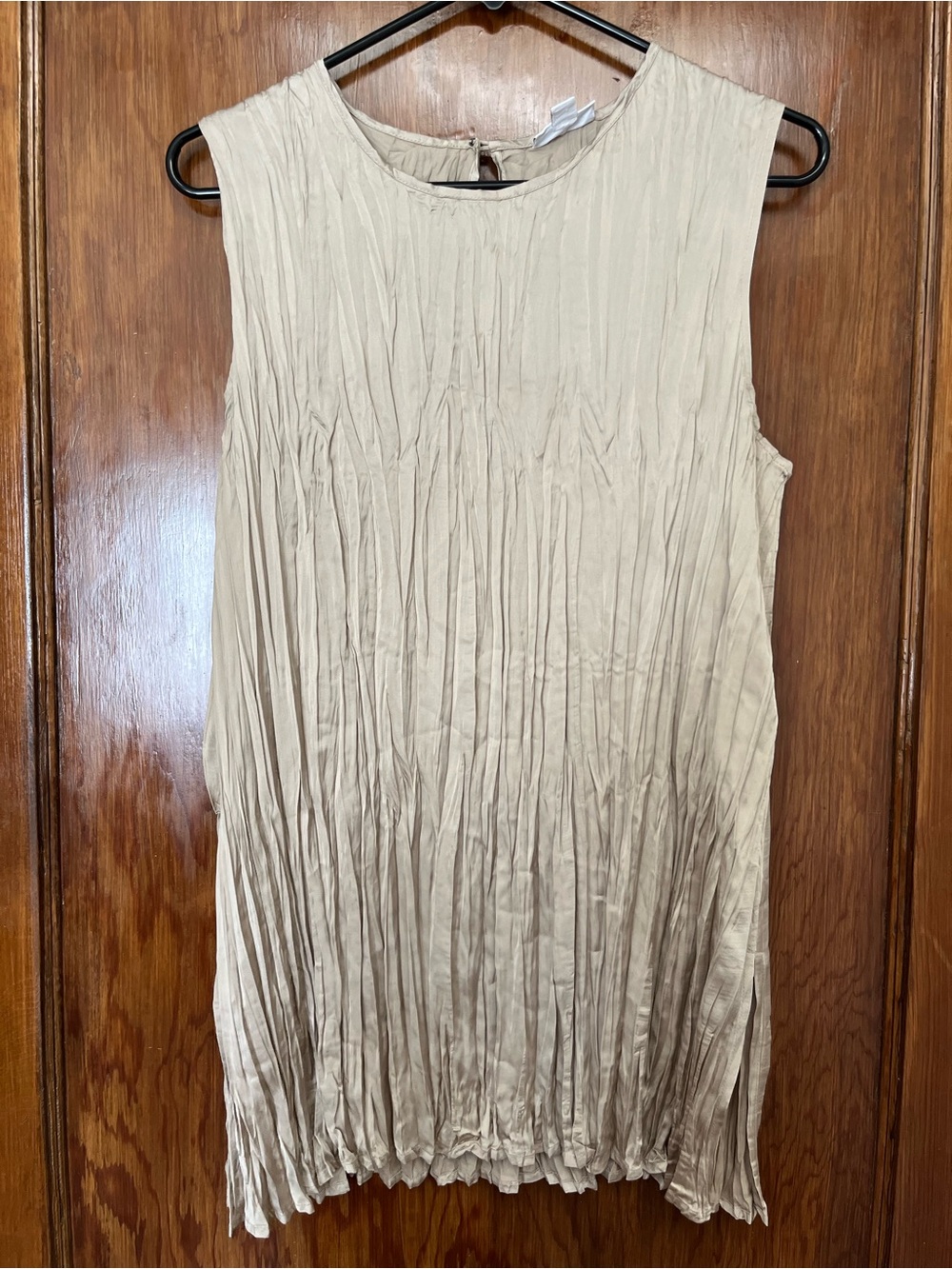 SET- Sleeveless Crinkle Wide-Leg Pants and Tunic Tank in Light Beige - Picture 2 of 6
